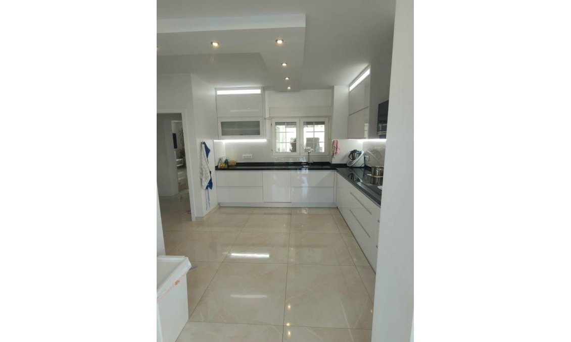 Wiederverkauf - Villa -
Orihuela Costa - Costa Blanca
