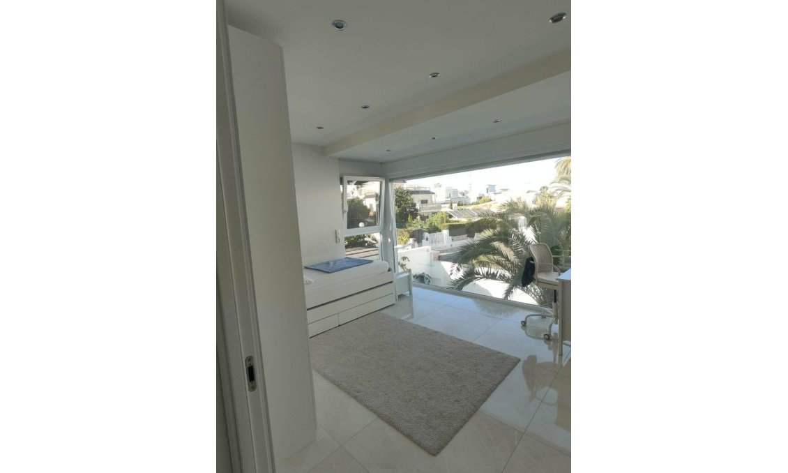 Wiederverkauf - Villa -
Orihuela Costa - Costa Blanca