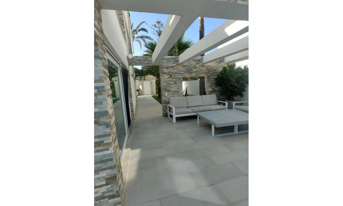 Wiederverkauf - Villa -
Orihuela Costa - Costa Blanca
