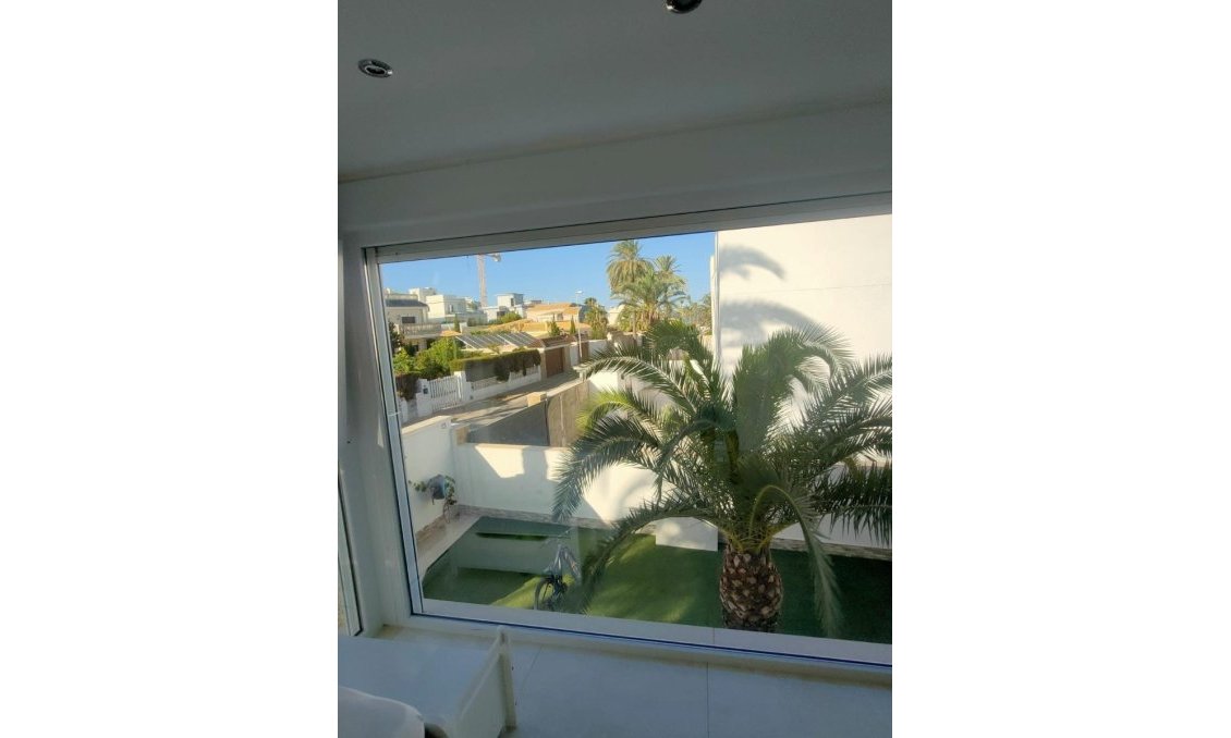 Wiederverkauf - Villa -
Orihuela Costa - Costa Blanca