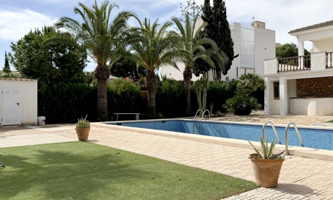 Segunda mano - Villa -
Orihuela Costa - Costa Blanca