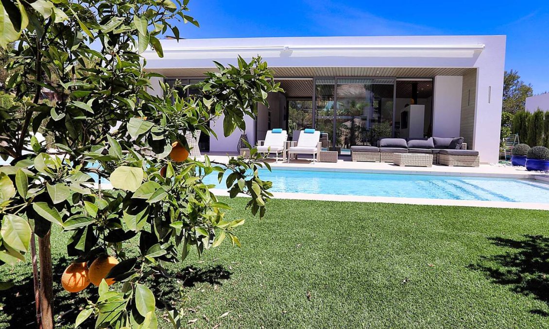 Segunda mano - Villa -
Orihuela - Las Colinas Golf