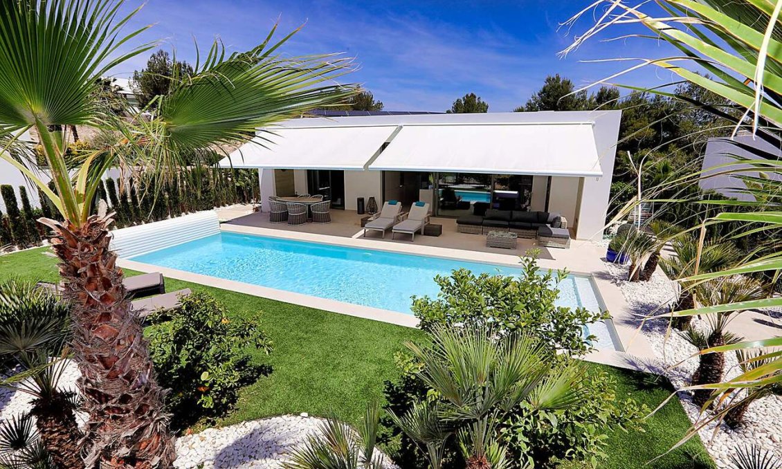 Segunda mano - Villa -
Orihuela - Las Colinas Golf