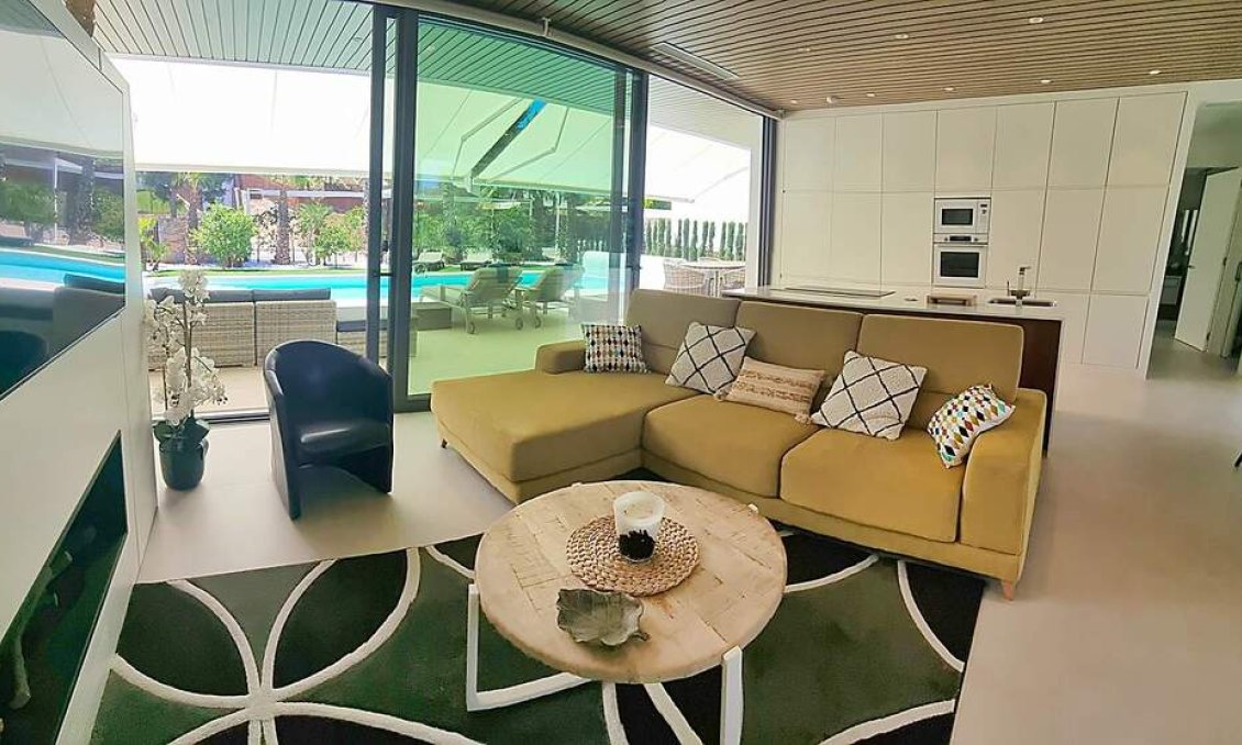 Segunda mano - Villa -
Orihuela - Las Colinas Golf