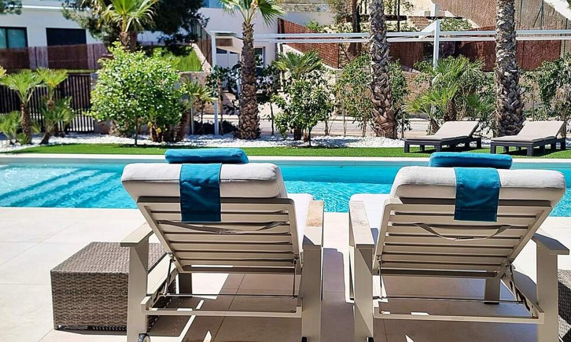 Segunda mano - Villa -
Orihuela - Las Colinas Golf