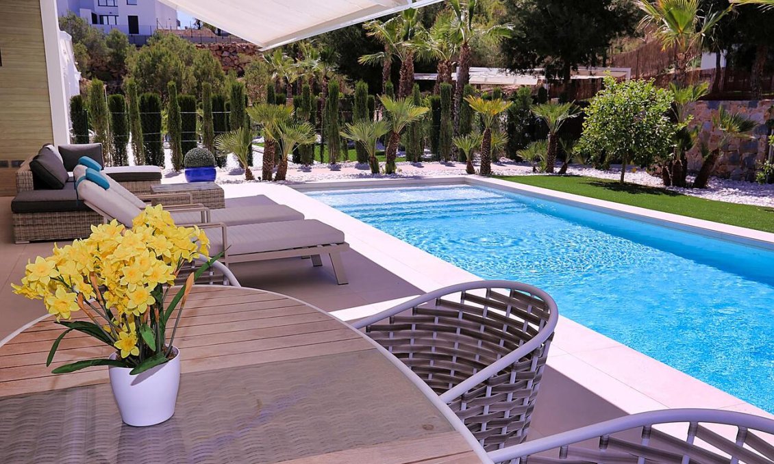 Segunda mano - Villa -
Orihuela - Las Colinas Golf