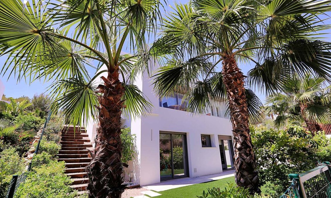 Segunda mano - Villa -
Orihuela - Las Colinas Golf