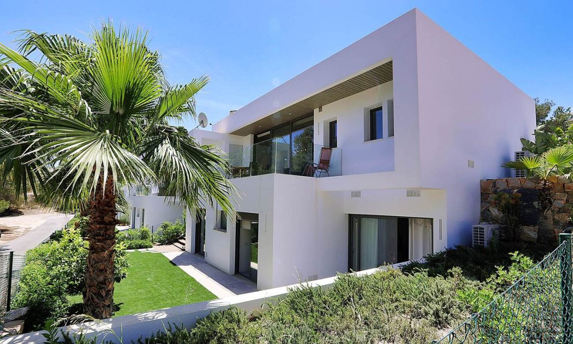 Segunda mano - Villa -
Orihuela - Las Colinas Golf