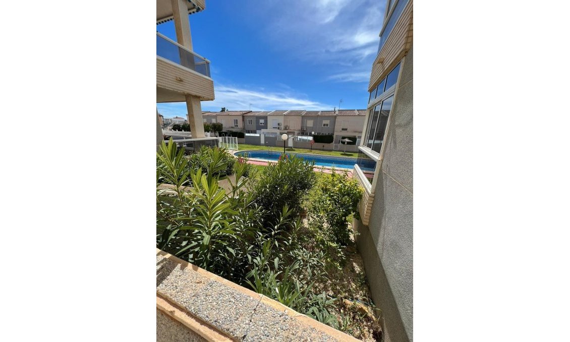 Segunda mano - Apartamento -
Torrevieja - Aguas Nuevas