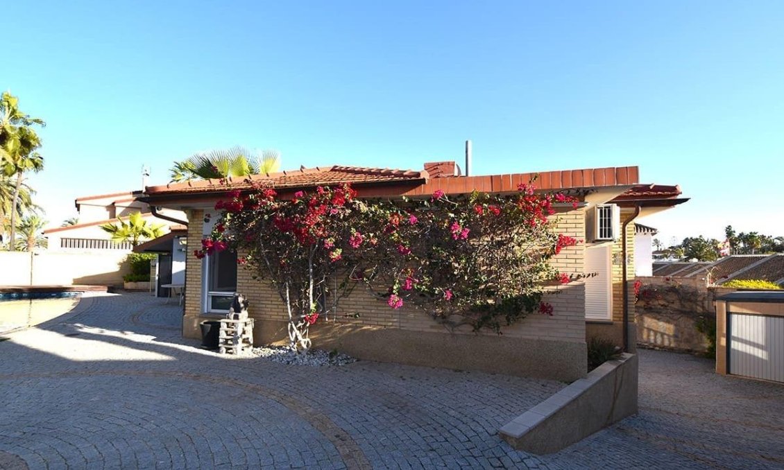 Segunda mano - Villa -
Orihuela Costa - La Zenia
