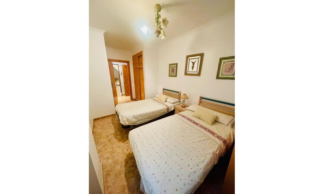 Segunda mano - Apartamento -
Torrevieja - La Mata