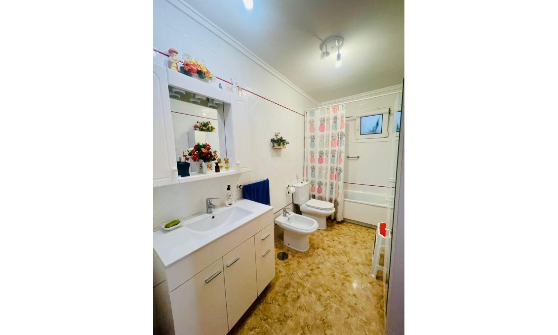 Segunda mano - Apartamento -
Torrevieja - La Mata