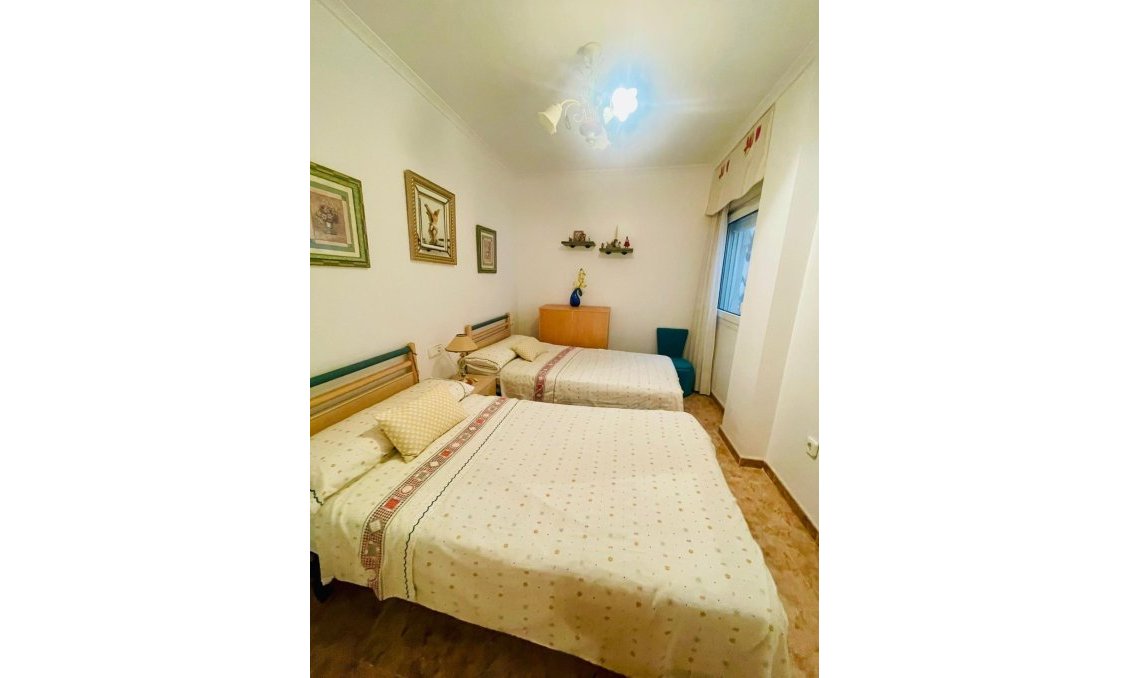 Segunda mano - Apartamento -
Torrevieja - La Mata