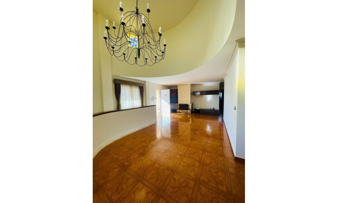Segunda mano - Villa -
Torrevieja - Los Balcones