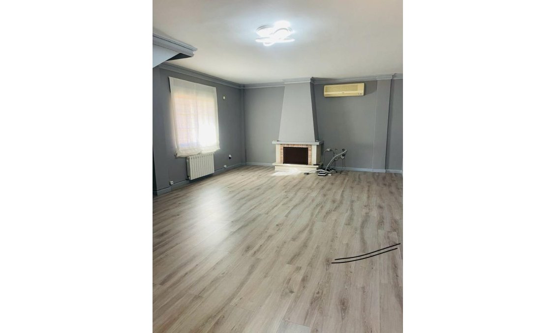 Segunda mano - Villa -
Torrevieja - Los Balcones