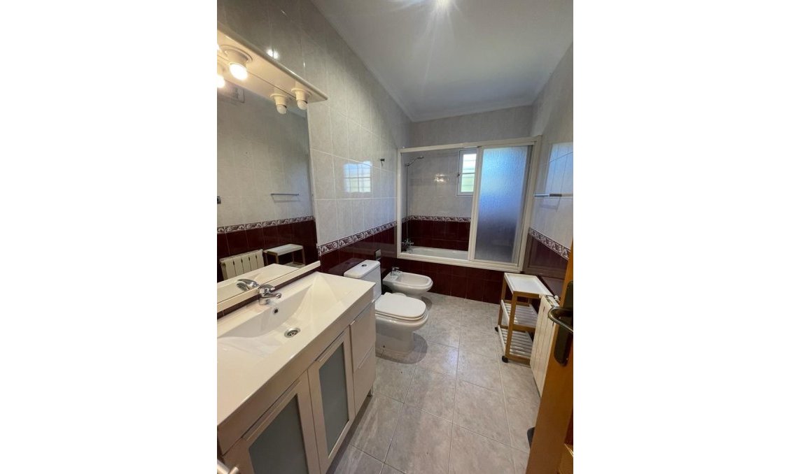 Segunda mano - Villa -
Torrevieja - Los Balcones