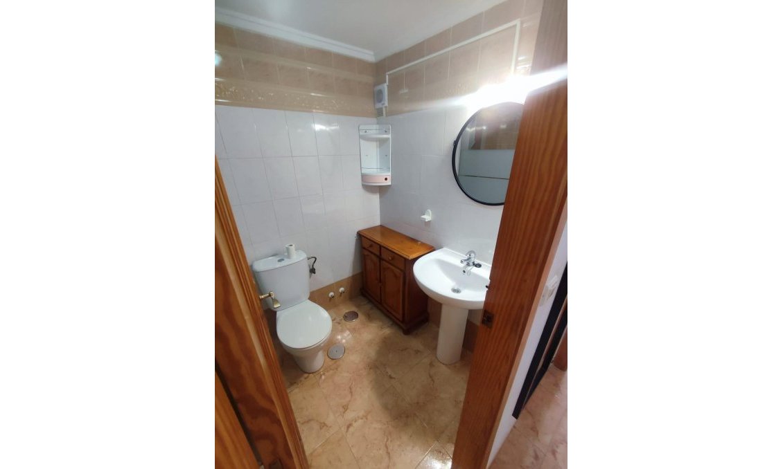 Segunda mano - Bungalow -
Torrevieja - Torretas