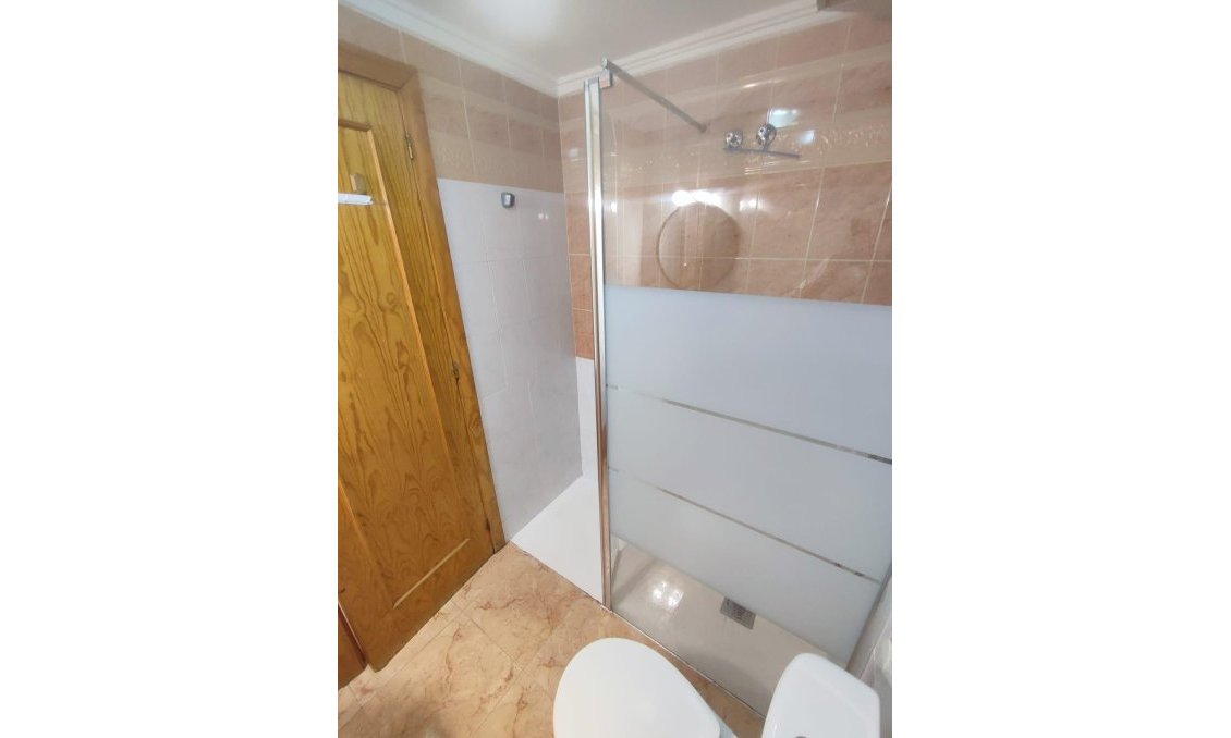 Segunda mano - Bungalow -
Torrevieja - Torretas