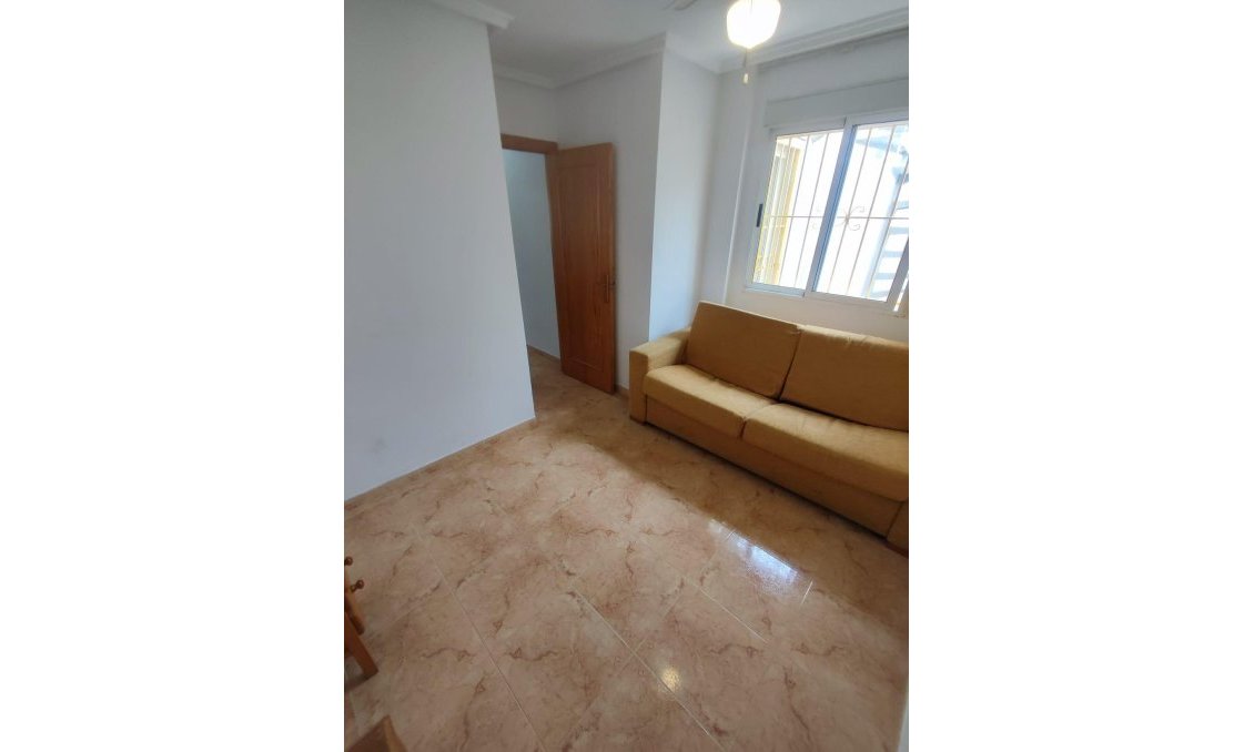 Segunda mano - Bungalow -
Torrevieja - Torretas