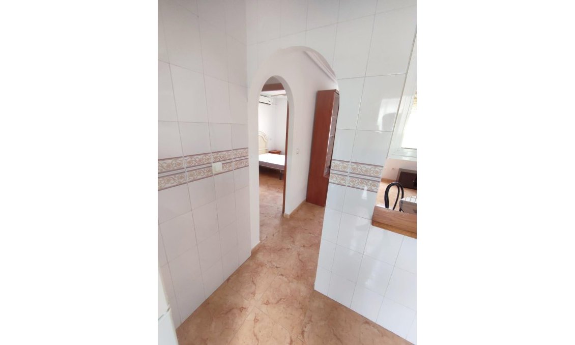 Segunda mano - Bungalow -
Torrevieja - Torretas