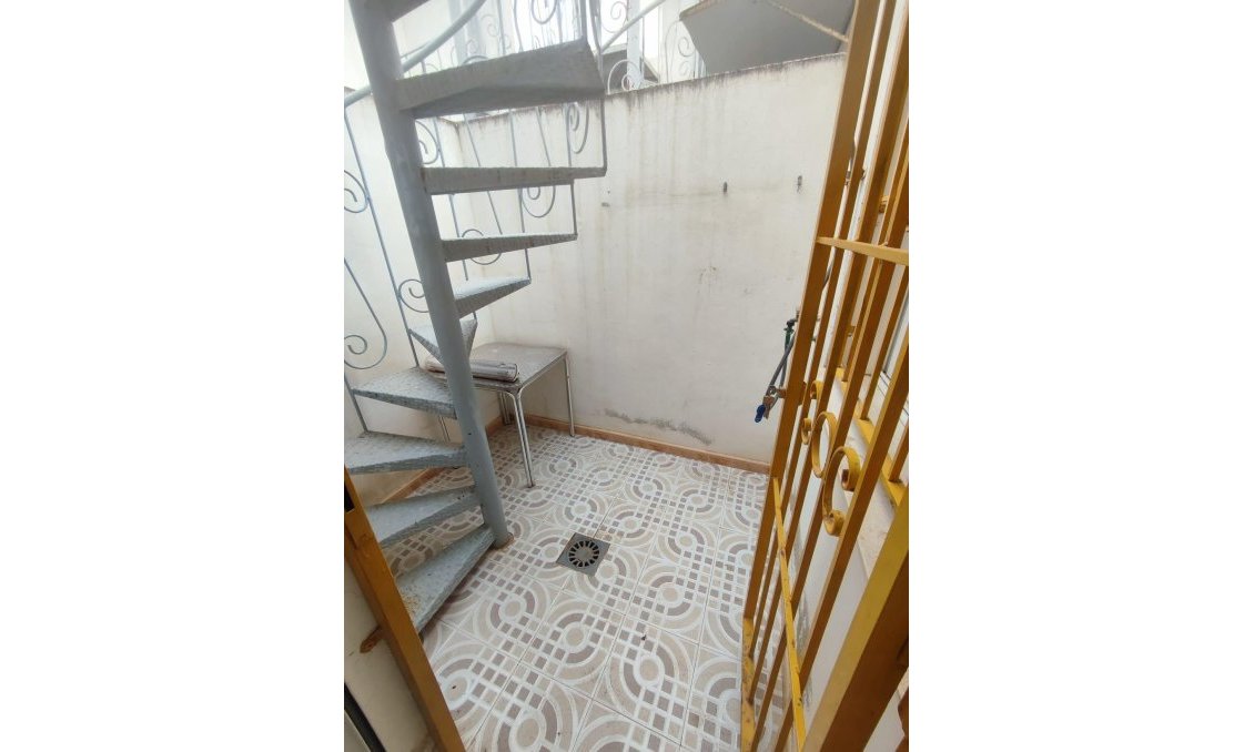 Segunda mano - Bungalow -
Torrevieja - Torretas