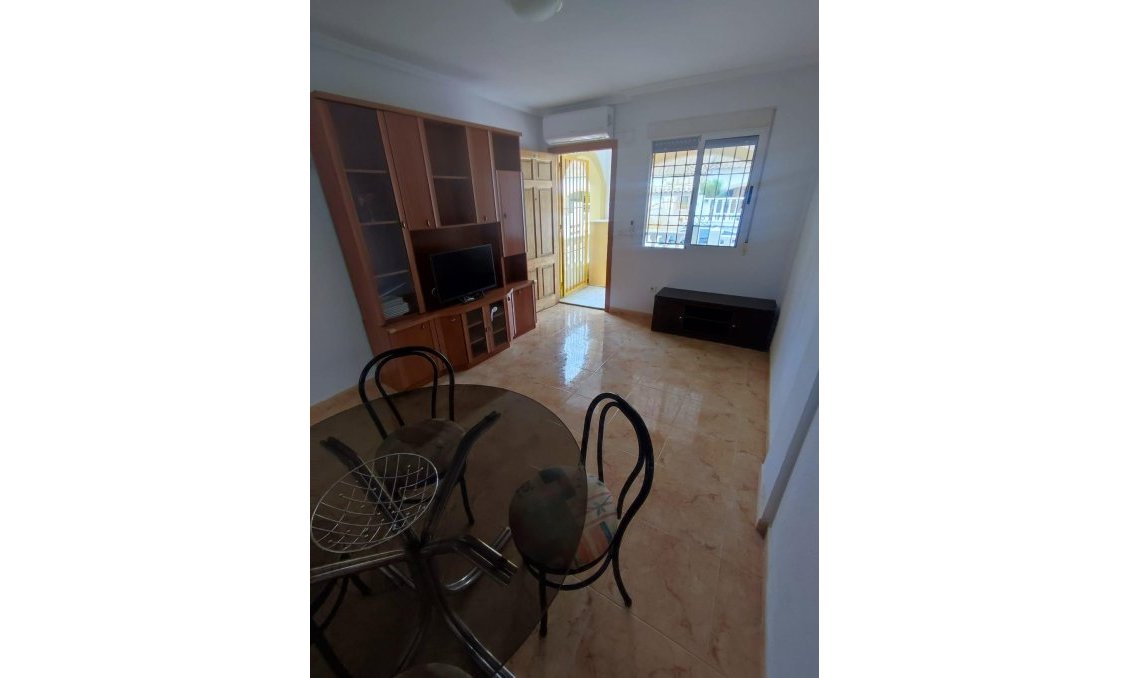 Segunda mano - Bungalow -
Torrevieja - Torretas