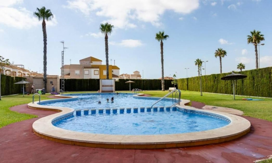 Segunda mano - Bungalow -
Torrevieja - Torretas