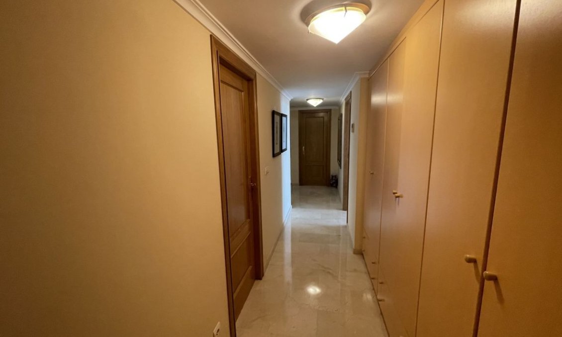 Segunda mano - Duplex -
El Campello - Costa Blanca