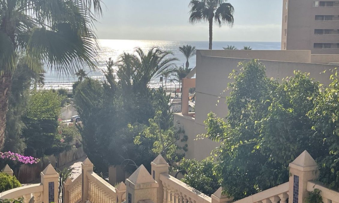 Segunda mano - Duplex -
El Campello - Costa Blanca