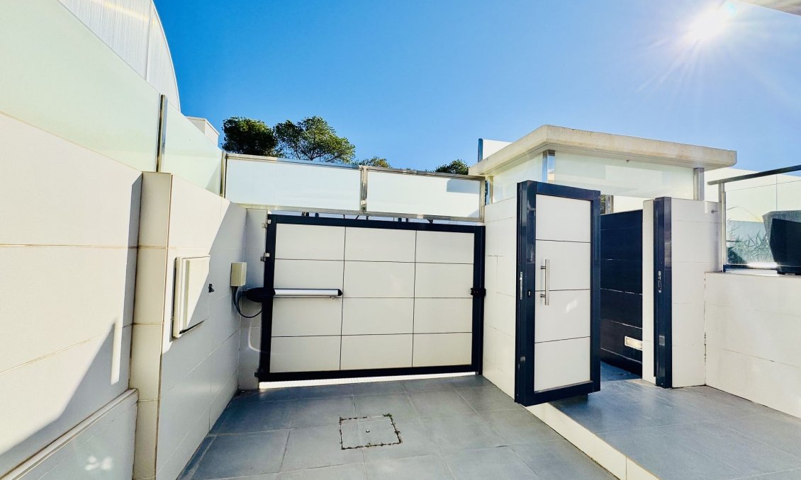 Segunda mano - Villa -
Orihuela Costa - Costa Blanca