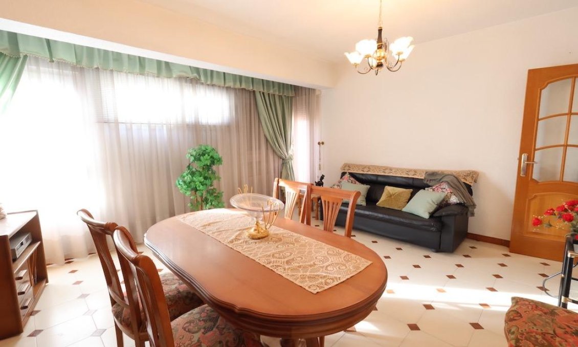 Használt Ingatlanok - Apartman -
Torrevieja - Costa Blanca