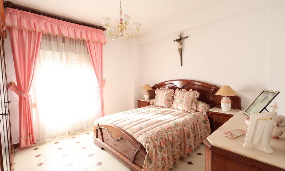 Használt Ingatlanok - Apartman -
Torrevieja - Costa Blanca