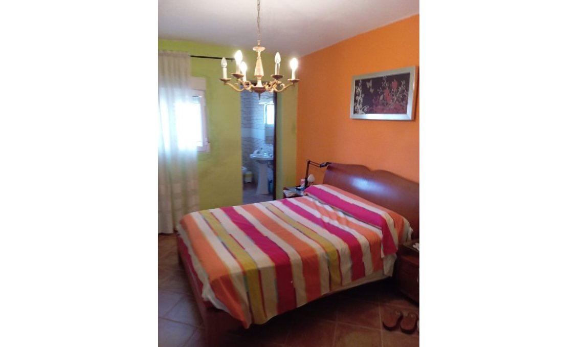 Segunda mano - Villa -
Yecla - Inland