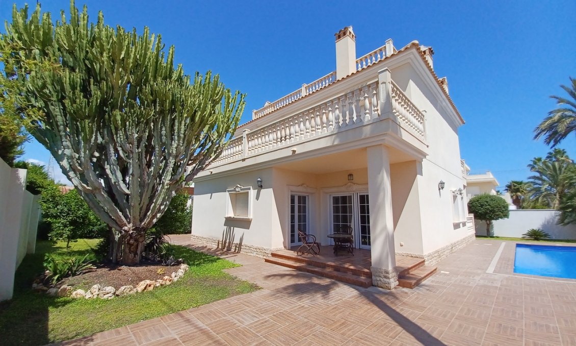 Wiederverkauf - Villa -
Cabo Roig - Costa Blanca