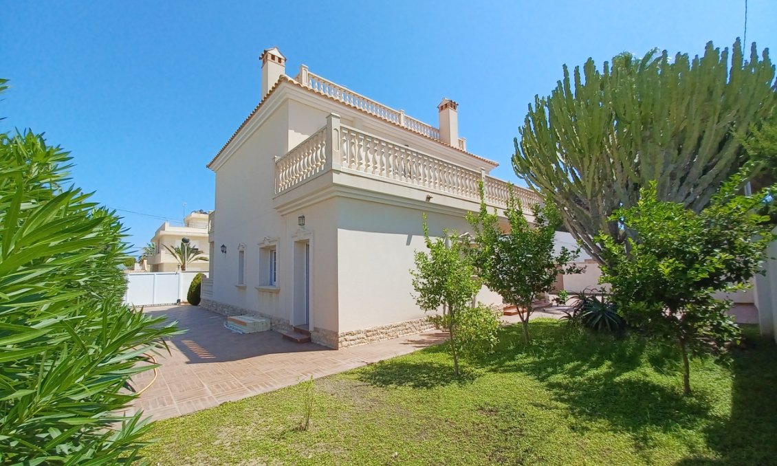 Wiederverkauf - Villa -
Cabo Roig - Costa Blanca