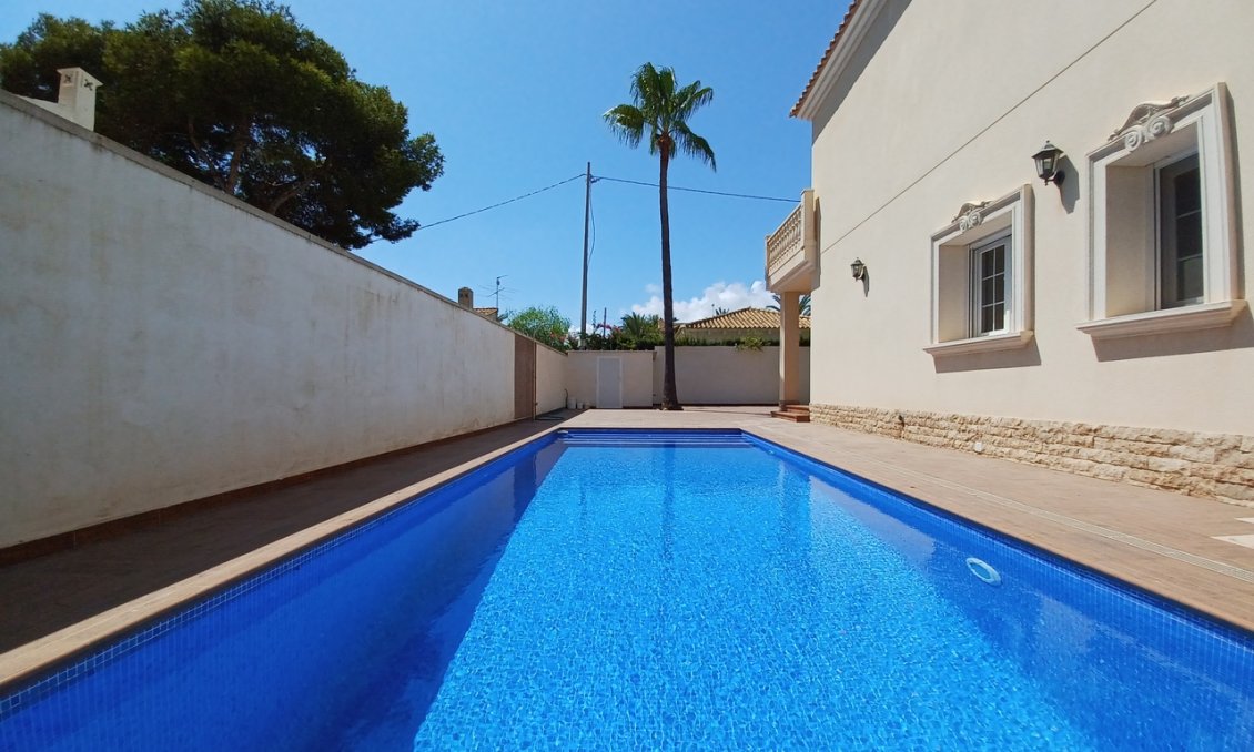 Wiederverkauf - Villa -
Cabo Roig - Costa Blanca