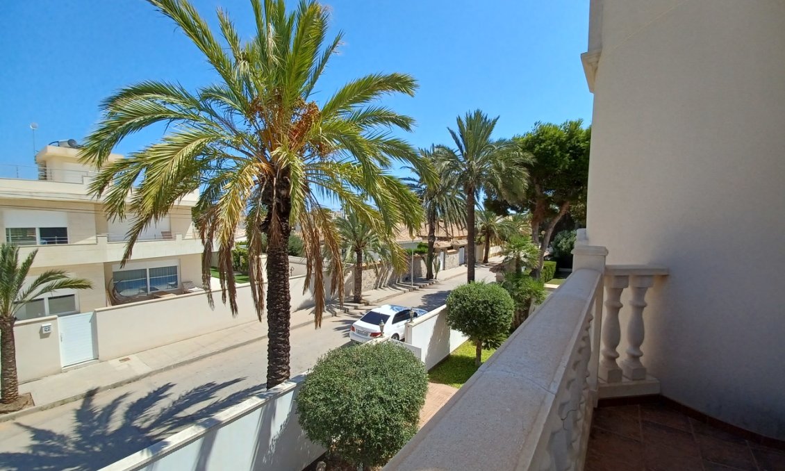 Wiederverkauf - Villa -
Cabo Roig - Costa Blanca
