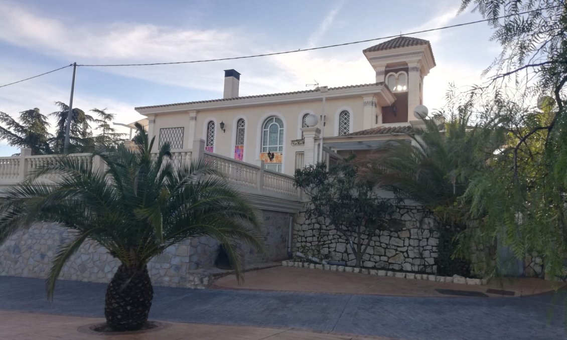 Segunda mano - Villa -
Yecla - Inland