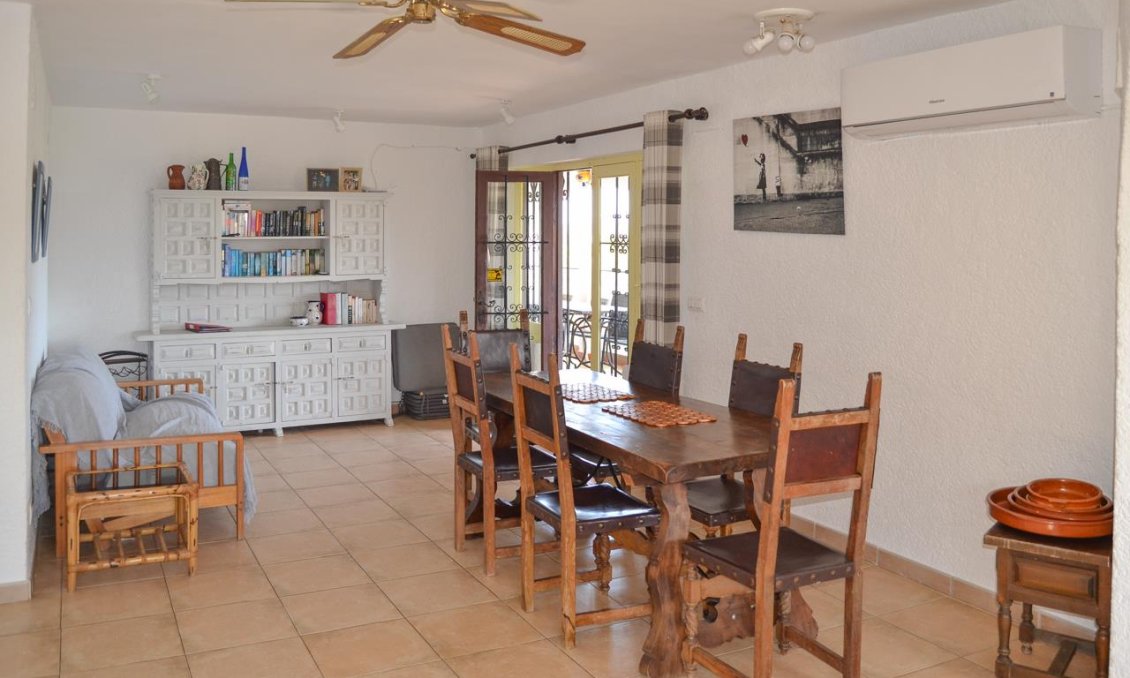 Segunda mano - Villa -
Pedreguer - Inland