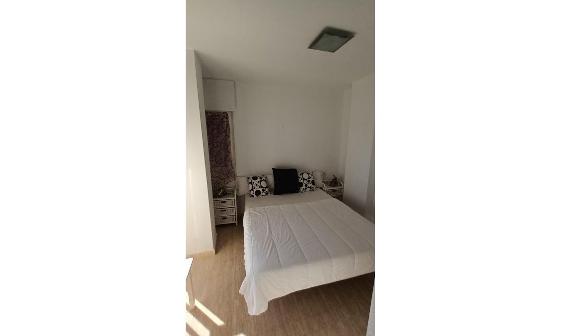 Wiederverkauf - Wohnung -
Orihuela Costa - Campoamor