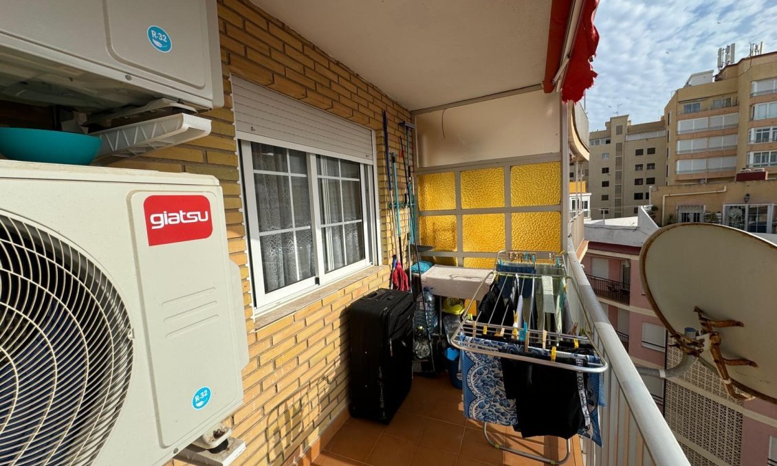 Segunda mano - Apartamento -
Torrevieja - Playa del Cura