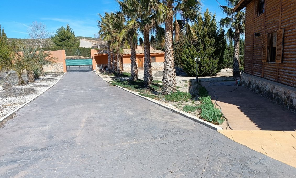 Segunda mano - Villa -
Yecla - Inland