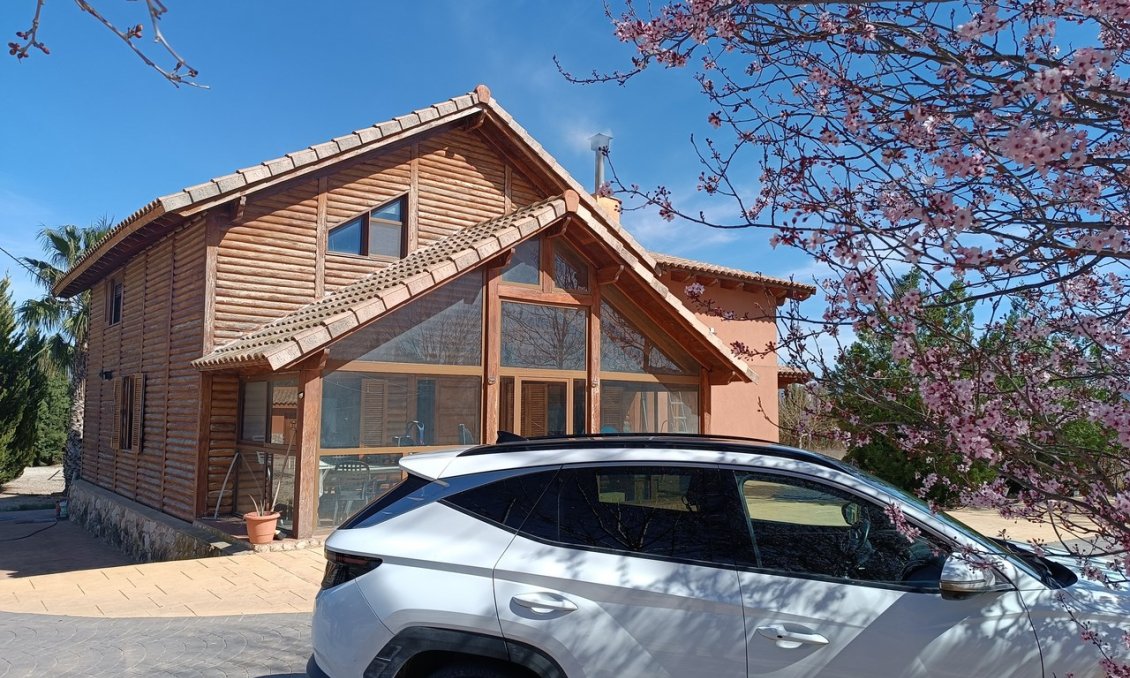 Segunda mano - Villa -
Yecla - Inland