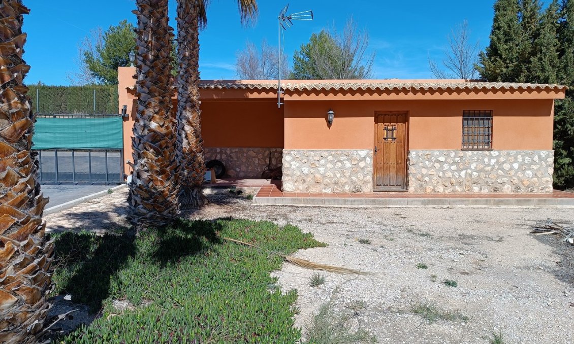 Segunda mano - Villa -
Yecla - Inland