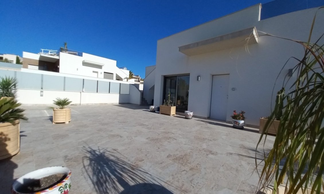 Segunda mano - Villa -
San Miguel de Salinas - Inland