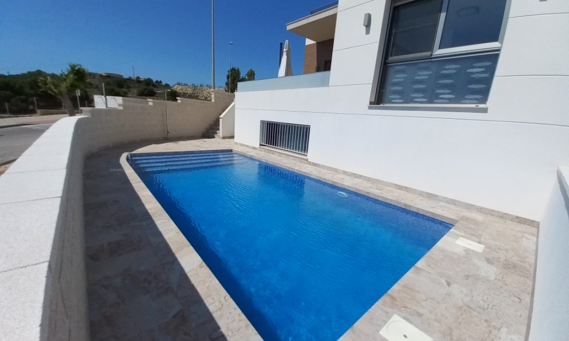 Segunda mano - Villa -
San Miguel de Salinas - Inland