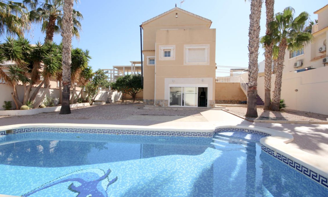Segunda mano - Villa -
La Zenia - Costa Blanca