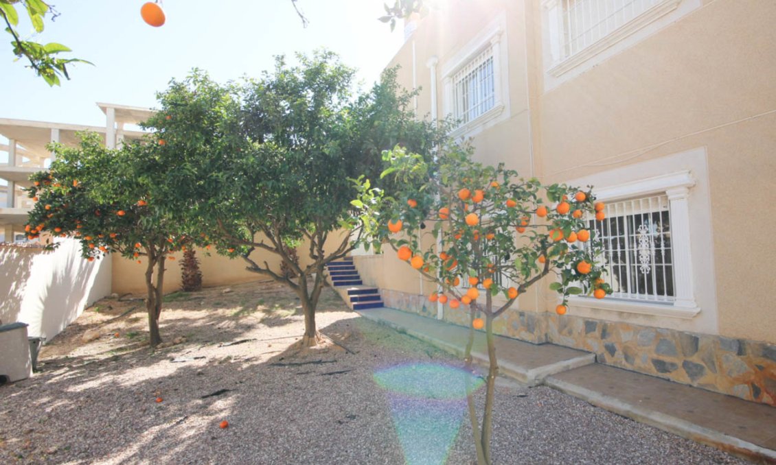 Segunda mano - Villa -
La Zenia - Costa Blanca