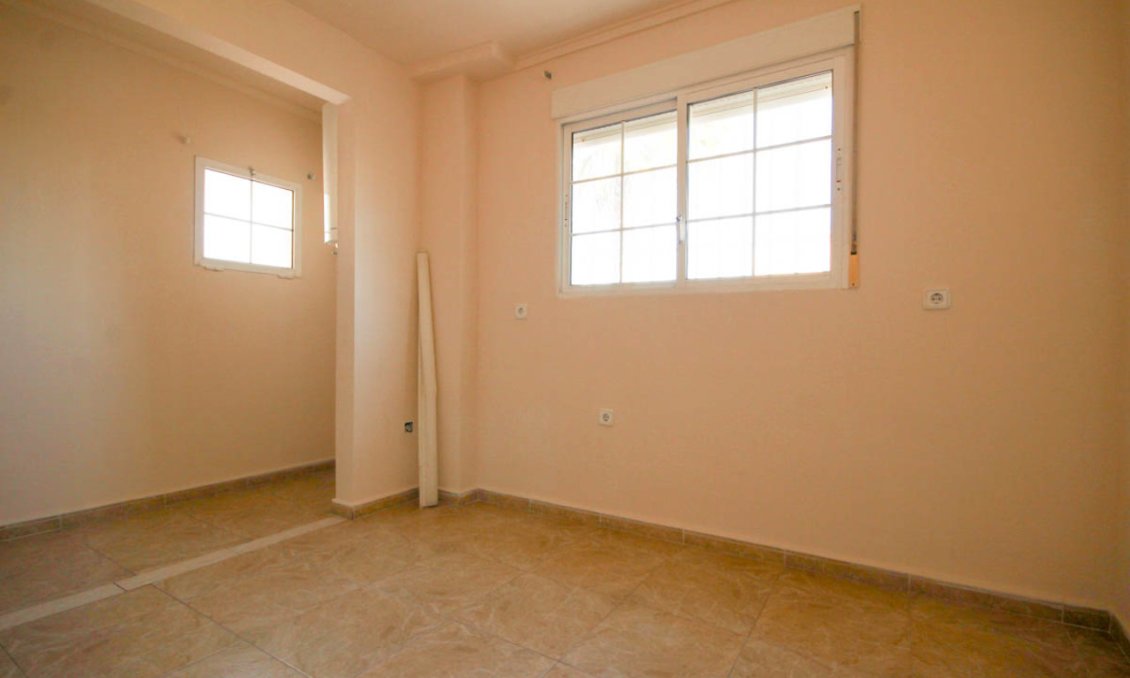 Segunda mano - Villa -
La Zenia - Costa Blanca