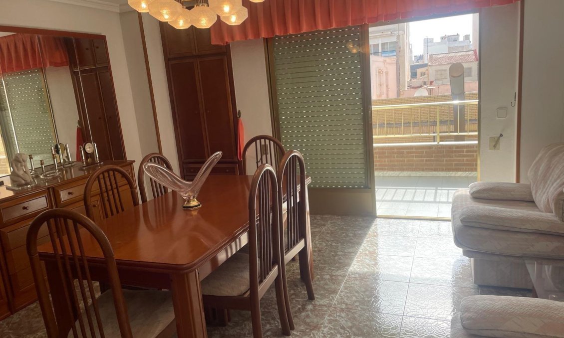 Segunda mano - Apartamento -
Torrevieja - Centro